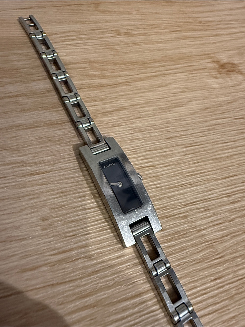 Gucci 3900L Silver Bracelet Watch with Black Rectangular Dial
